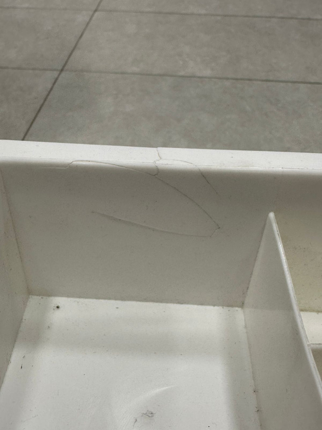 Vanity Countertop Storage Box With Drawers (Minor Broken)